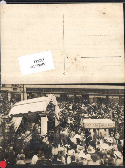 132881, Photo AK Mödling Square with crowd of people, millennium celebration, shops