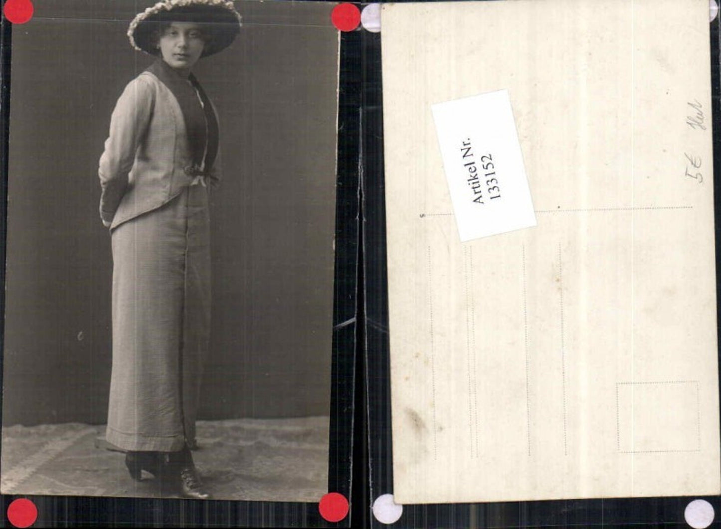 133152, Woman in dress with hat Fashion Hat fashion
