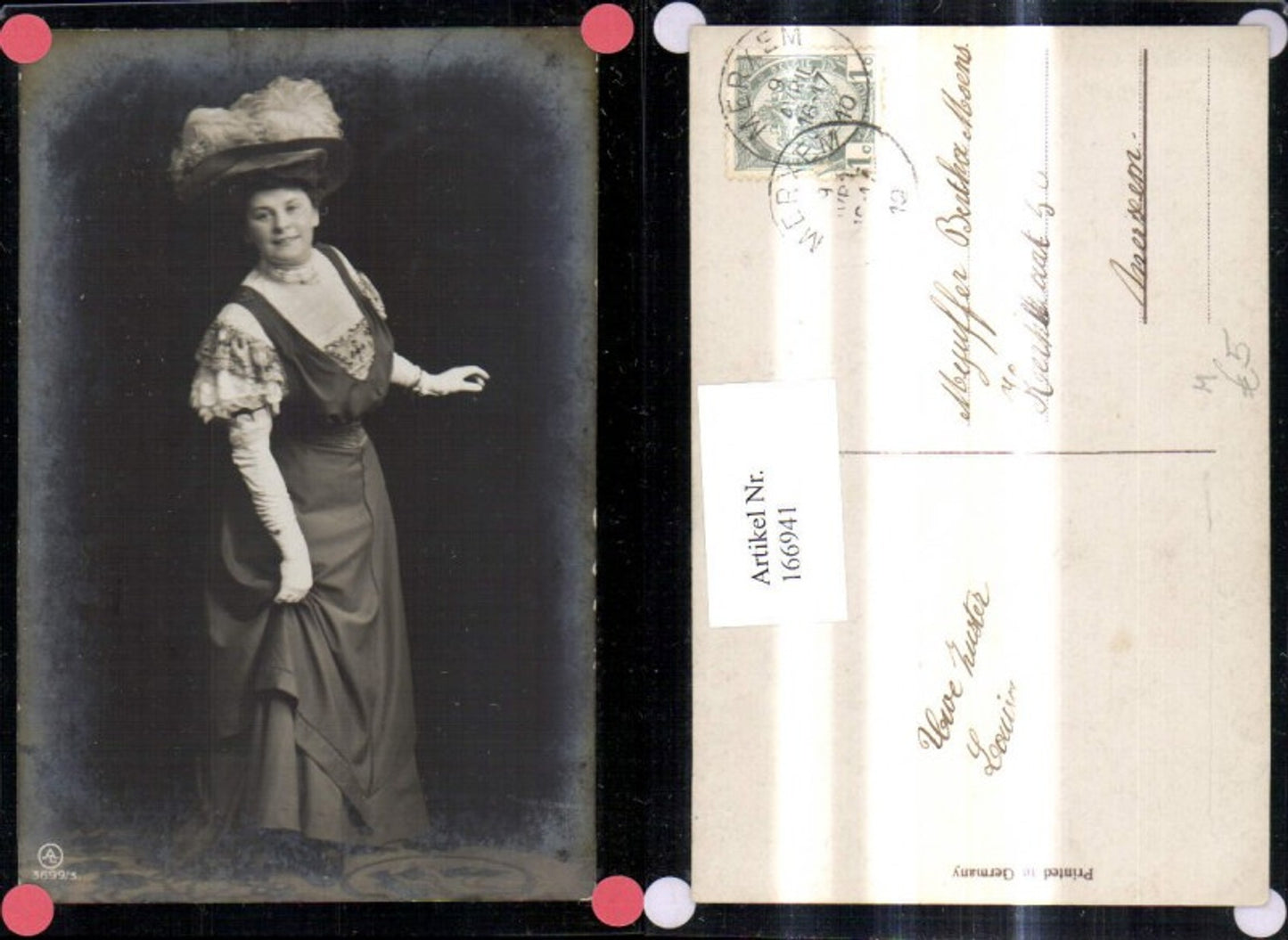 166941,Frau mit Hut Federn a. Hut