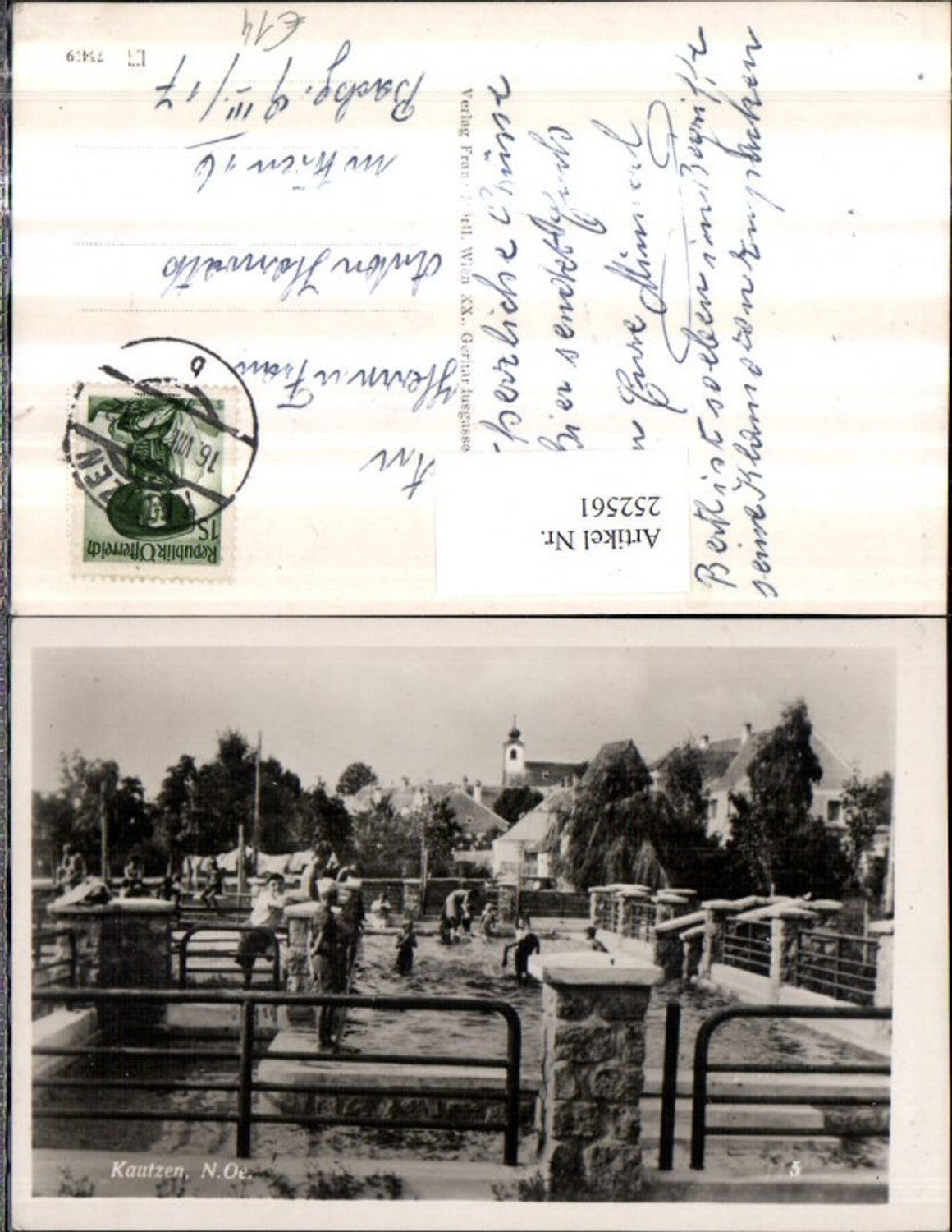 252561,Kautzen Freibad Schwimmbad Blick auf Kirche