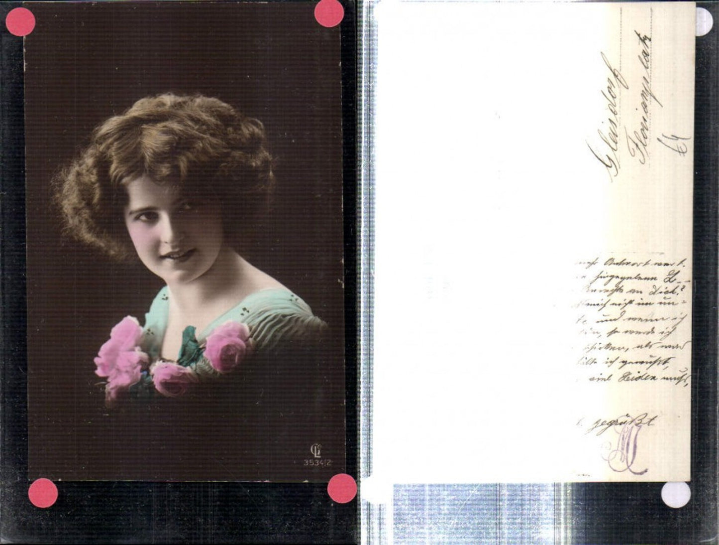 309277,Frau m. Rosenstola Rosen Portrait