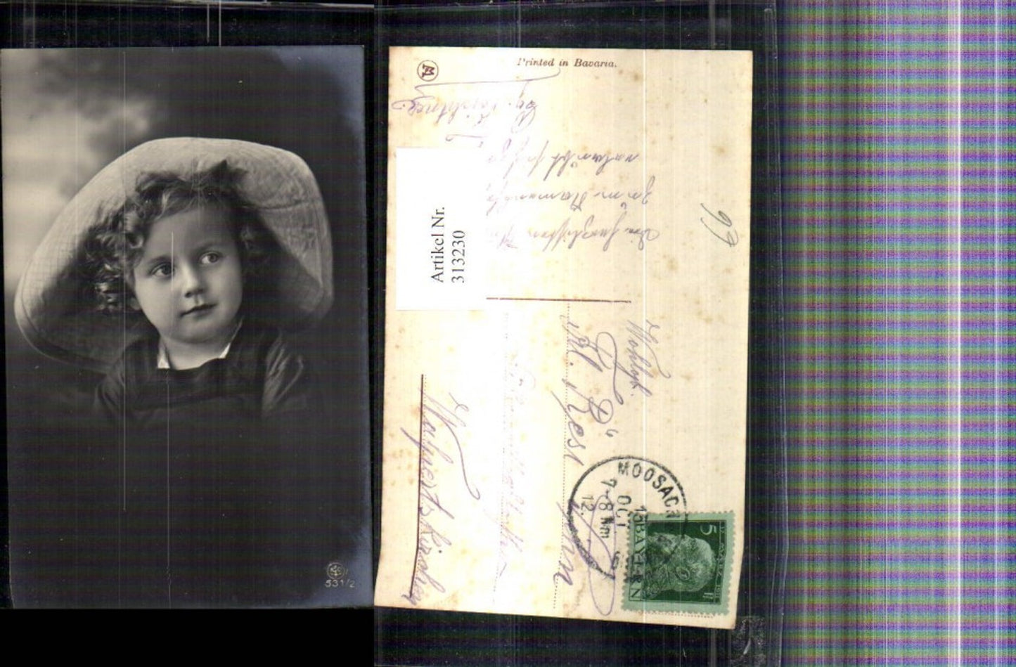 313230,Kind Lockenkopf m. Hut Portrait