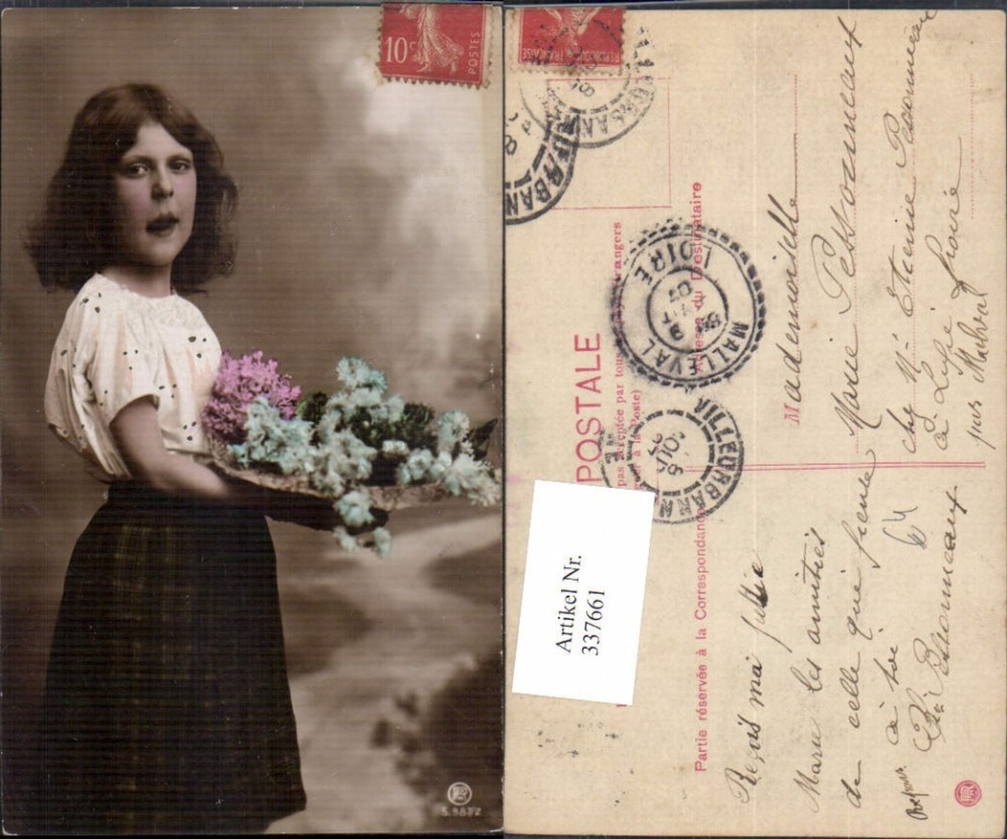 337661,Kind Mädchen m. Blumen i. Schale