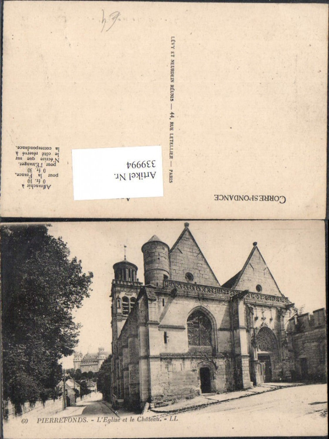 339994,Picardie Oise Pierrefonds Chateau Castle L Eglise et le Chateau