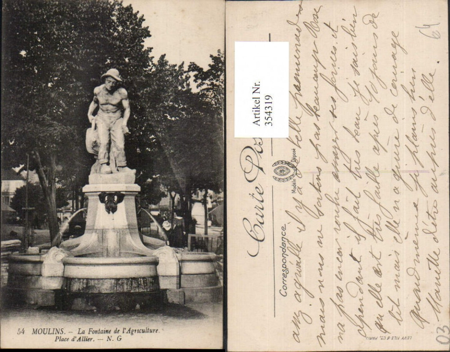 354319,Auvergne Allier Moulins Place d'Allier La Fontaine de l'Agriculture Brunnen