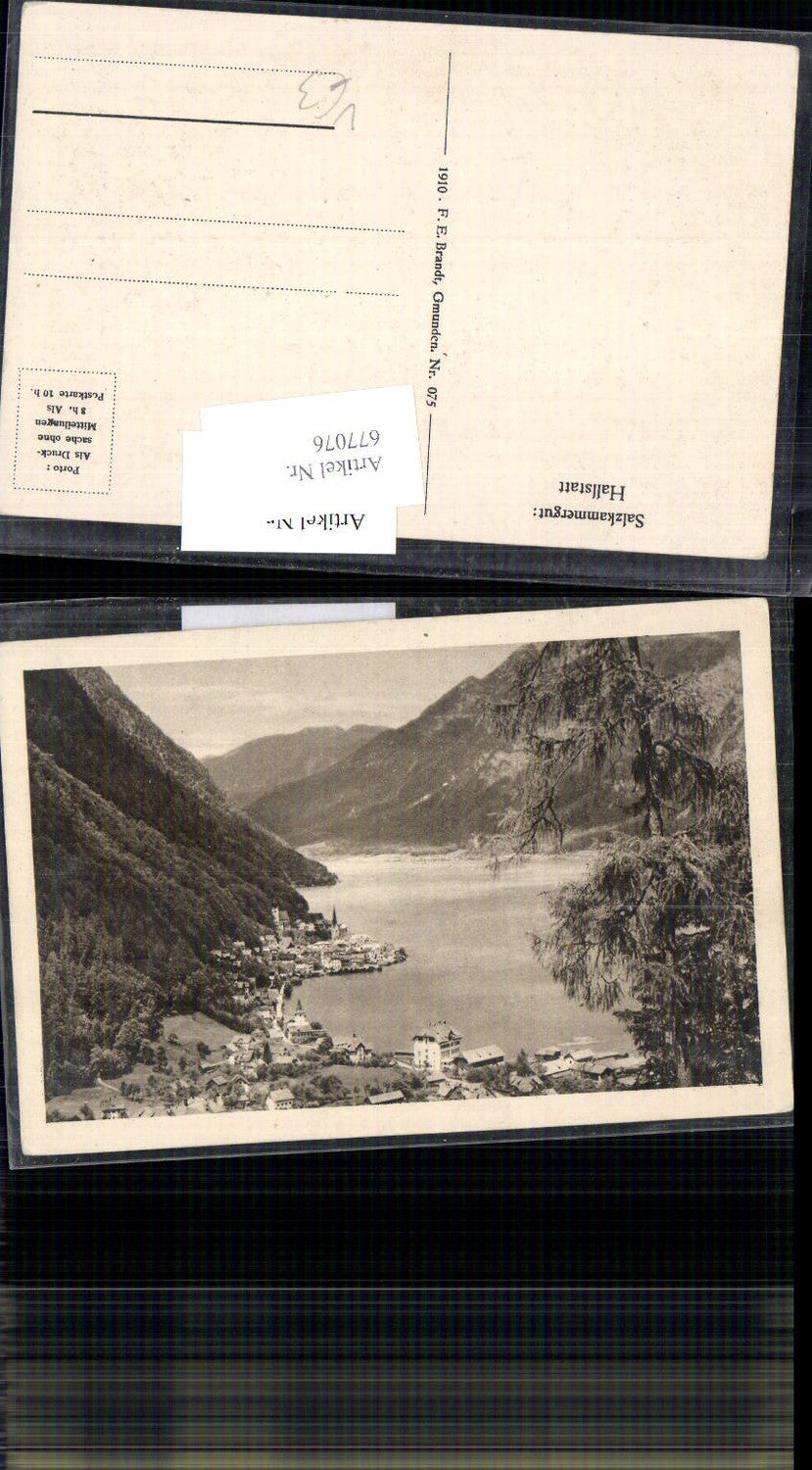 677076, Hallstatt on Lake Hallstatt