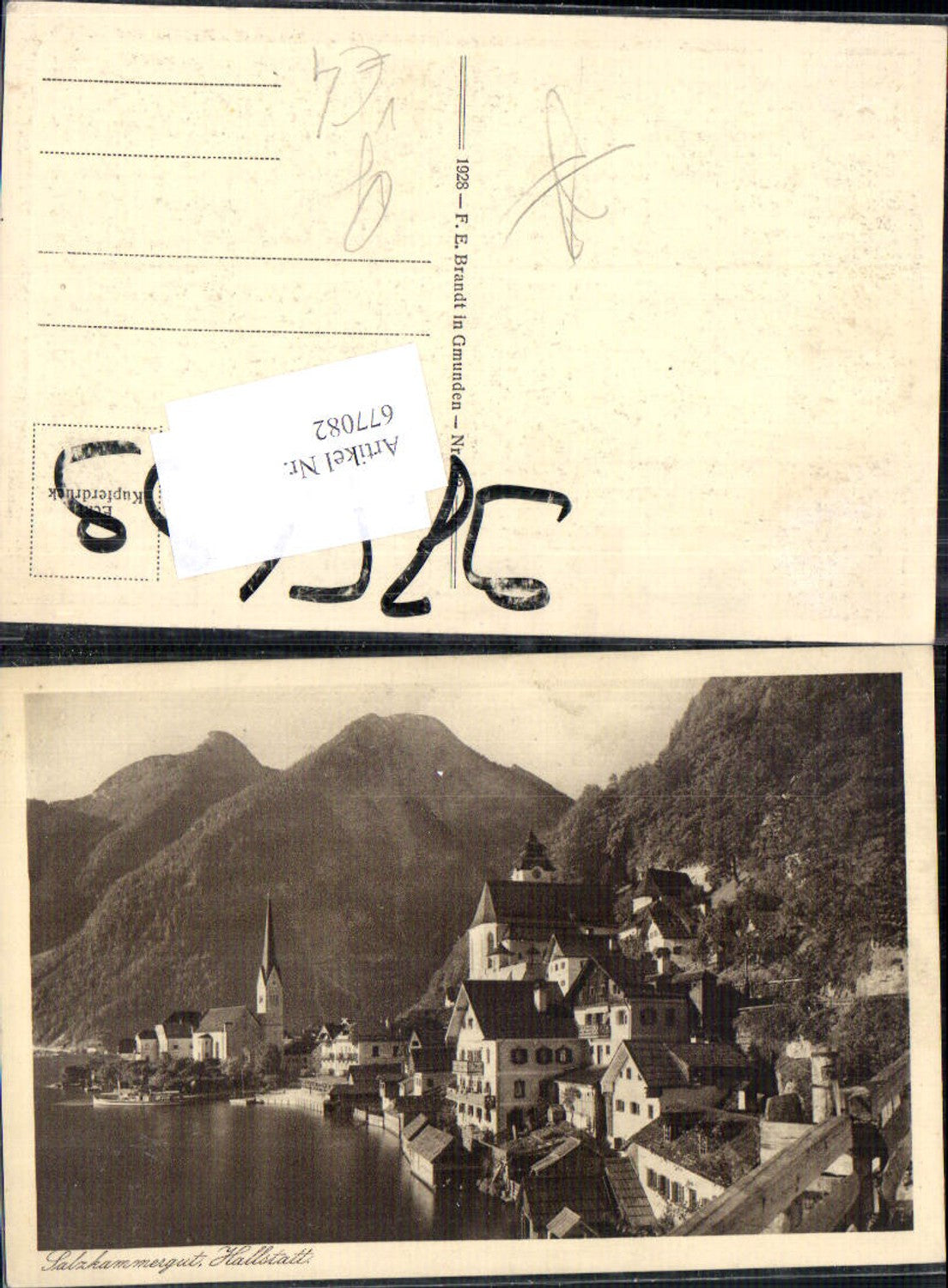 677082, Hallstatt on Lake Hallstatt