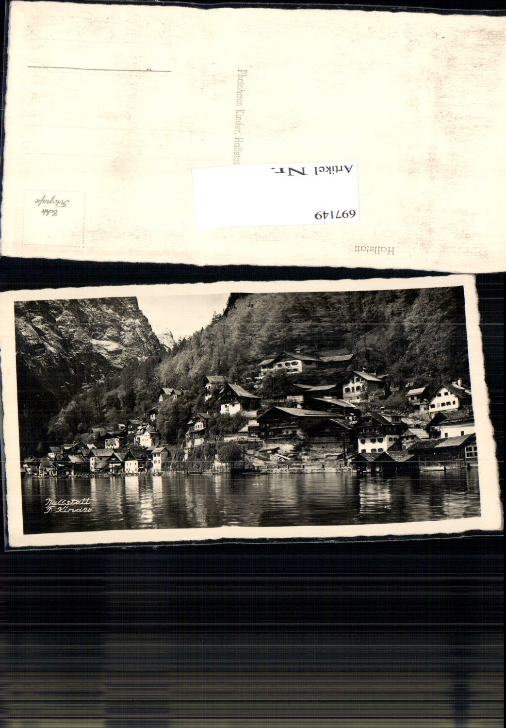 697149 Hallstatt on Lake Hallstatt